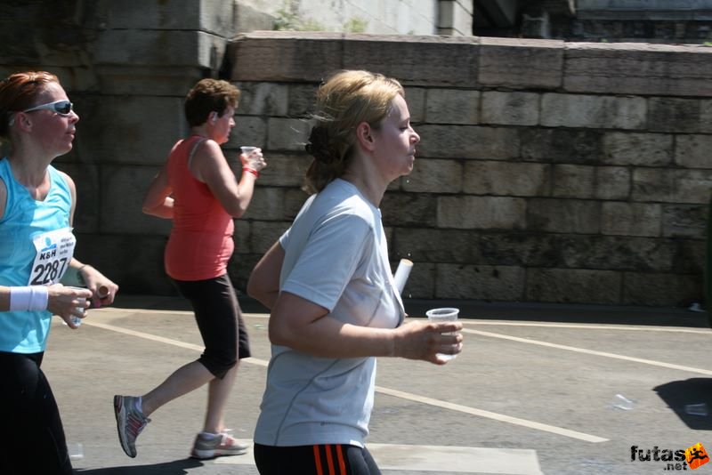 K&H Olimpiai Maraton és félmaraton váltó futás Budapest képek 1. fotók maraton_1003.jpg maraton_1003.jpg