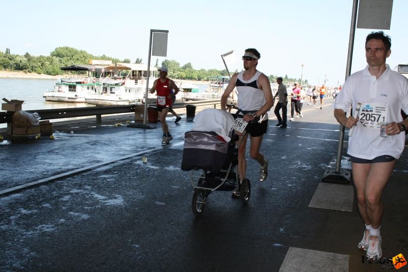 K&H Olimpiai Maraton és félmaraton váltó futás Budapest képek 1. fotók maraton_1004.jpg maraton_1004.jpg