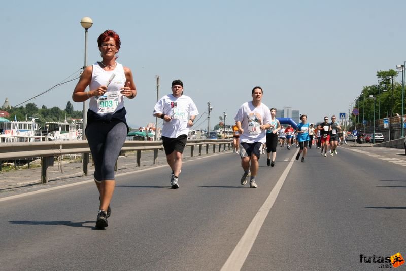 K&H Olimpiai Maraton és félmaraton váltó futás Budapest képek 1. fotók maraton_1008.jpg maraton_1008.jpg