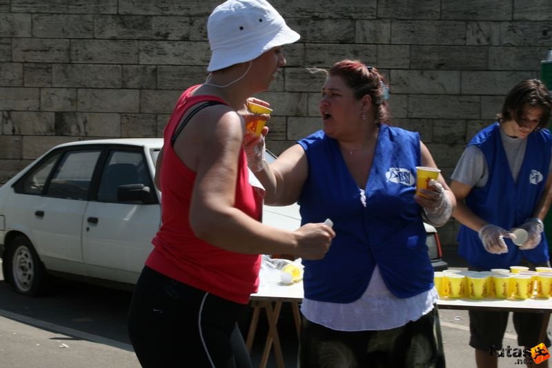 K&H Olimpiai Maraton és félmaraton váltó futás Budapest képek 1. fotók maraton_1009.jpg maraton_1009.jpg