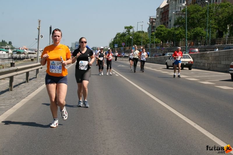 K&H Olimpiai Maraton és félmaraton váltó futás Budapest képek 1. fotók maraton_1010.jpg maraton_1010.jpg