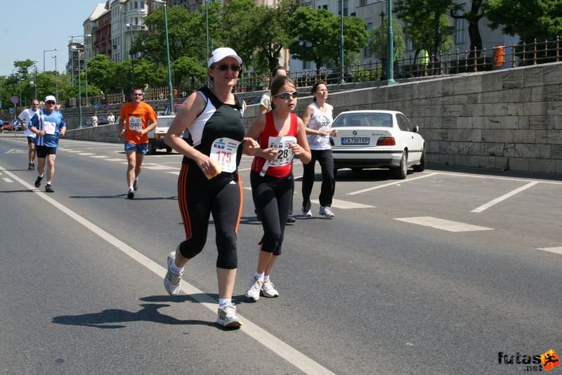 K&H Olimpiai Maraton és félmaraton váltó futás Budapest képek 1. fotók maraton_1011.jpg maraton_1011.jpg