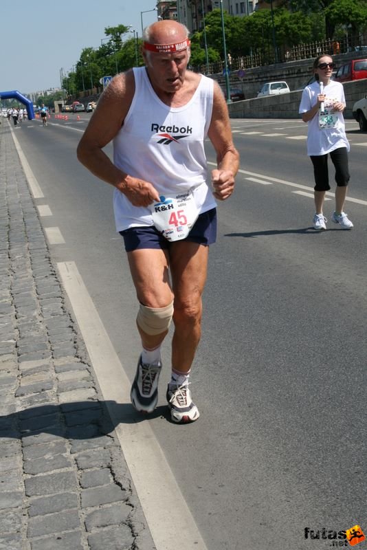 K&H Olimpiai Maraton és félmaraton váltó futás Budapest képek 1. fotók maraton_1015.jpg maraton_1015.jpg