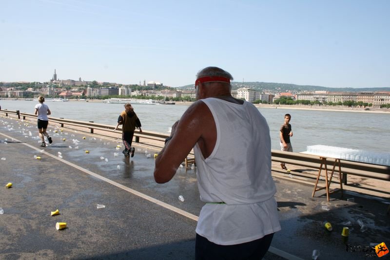 K&H Olimpiai Maraton és félmaraton váltó futás Budapest képek 1. fotók maraton_1017.jpg maraton_1017.jpg