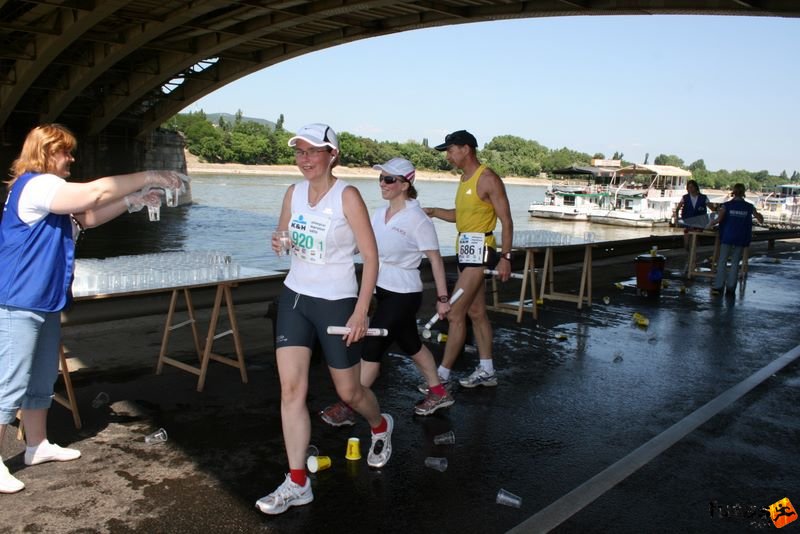 K&H Olimpiai Maraton és félmaraton váltó futás Budapest képek 1. fotók maraton_1020.jpg maraton_1020.jpg