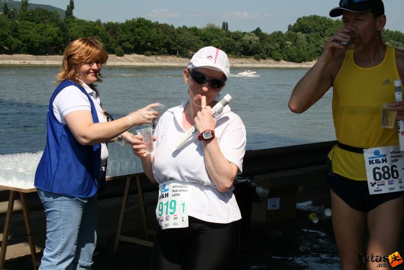 K&H Olimpiai Maraton és félmaraton váltó futás Budapest képek 1. fotók maraton_1021.jpg maraton_1021.jpg