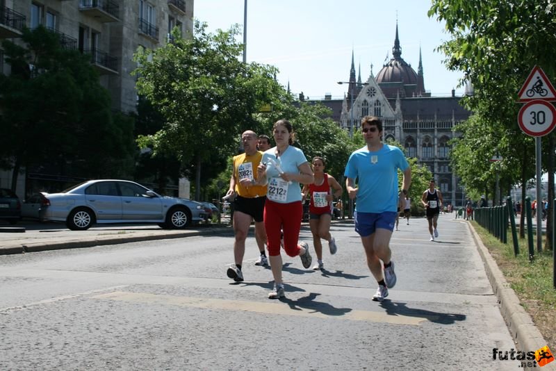 K&H Olimpiai Maraton és félmaraton váltó futás Budapest képek 1. fotók maraton_1045.jpg maraton_1045.jpg