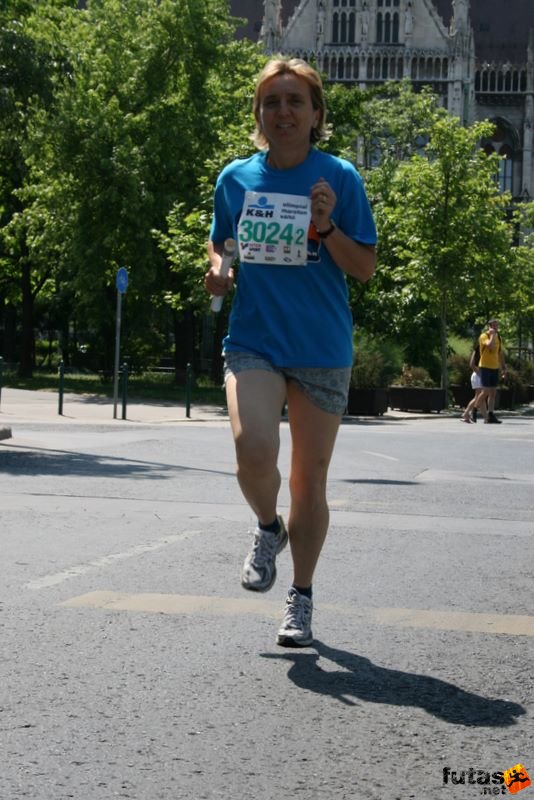 K&H Olimpiai Maraton és félmaraton váltó futás Budapest képek 1. fotók maraton_1050.jpg maraton_1050.jpg