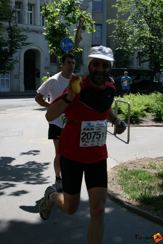 K&H Olimpiai Maraton és félmaraton váltó futás Budapest képek 1. fotók maraton_1057.jpg maraton_1057.jpg