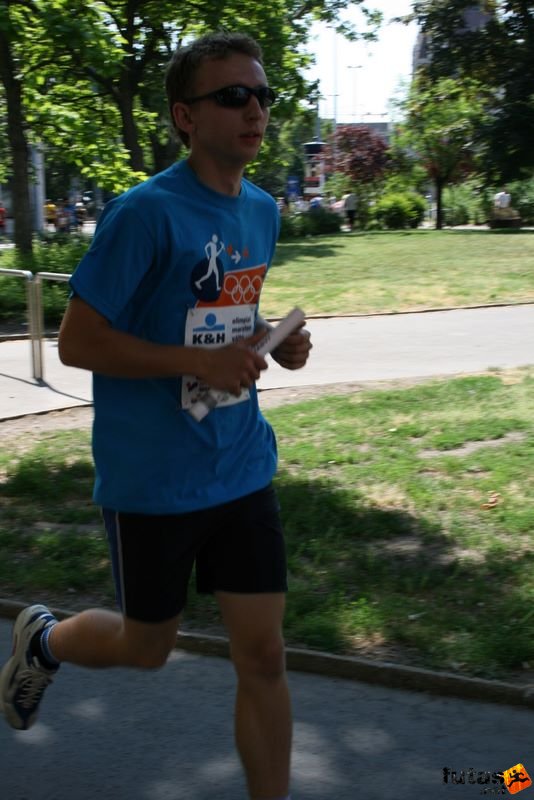 K&H Olimpiai Maraton és félmaraton váltó futás Budapest képek 1. fotók maraton_1058.jpg maraton_1058.jpg