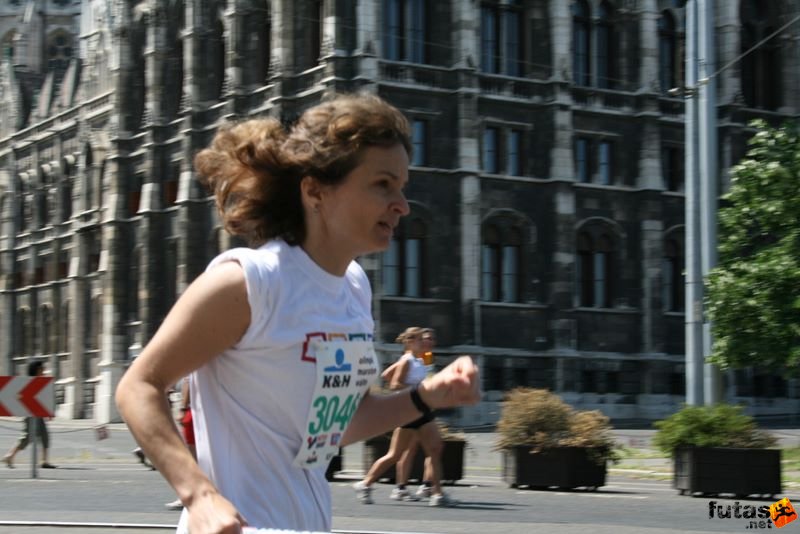K&H Olimpiai Maraton és félmaraton váltó futás Budapest képek 1. fotók maraton_1075.jpg maraton_1075.jpg