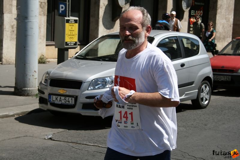 K&H Maraton és félmaraton váltó maraton_1086.jpg maraton_1086.jpg K&H Olimpiai Maraton és félmaraton váltó futás Budapest képek 2. fotók maraton_1086.jpg maraton_1086.jpg