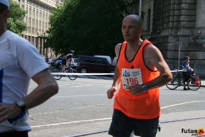 K&H Maraton és félmaraton váltó maraton_1088.jpg maraton_1088.jpg K&H Olimpiai Maraton és félmaraton váltó futás Budapest képek 2. fotók maraton_1088.jpg maraton_1088.jpg