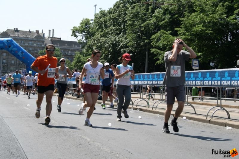 K&H Maraton és félmaraton váltó maraton_1095.jpg második 7 kilométeres kör K&H Olimpiai Maraton és félmaraton váltó futás Budapest képek 2. fotók maraton_1095.jpg második 7 kilométeres kör
