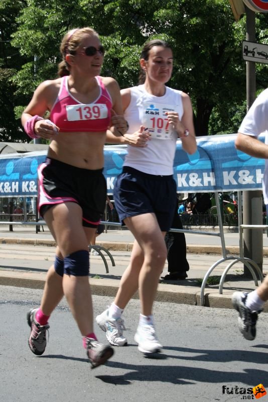 K&H Maraton és félmaraton váltó maraton_1099.jpg maraton_1099.jpg K&H Olimpiai Maraton és félmaraton váltó futás Budapest képek 2. fotók maraton_1099.jpg maraton_1099.jpg