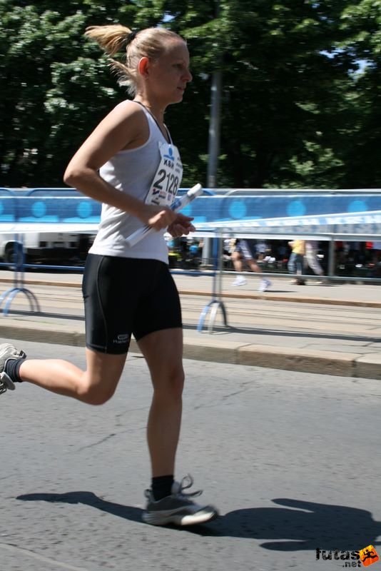 K&H Maraton és félmaraton váltó maraton_1110.jpg maraton_1110.jpg K&H Olimpiai Maraton és félmaraton váltó futás Budapest képek 2. fotók maraton_1110.jpg maraton_1110.jpg