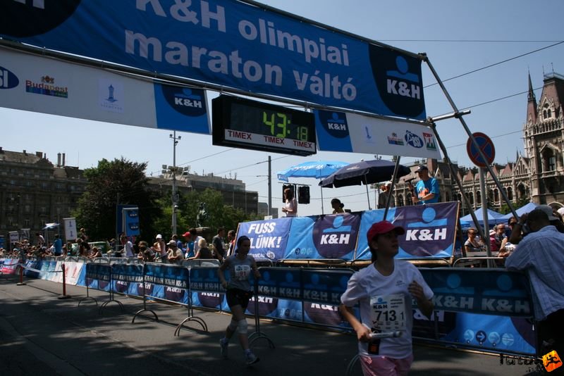K&H Maraton és félmaraton váltó maraton_1112.jpg maraton_1112.jpg K&H Olimpiai Maraton és félmaraton váltó futás Budapest képek 2. fotók maraton_1112.jpg maraton_1112.jpg