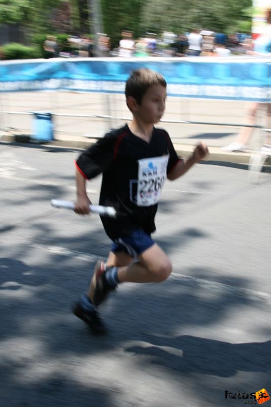 K&H Maraton és félmaraton váltó maraton_1122.jpg maraton_1122.jpg K&H Olimpiai Maraton és félmaraton váltó futás Budapest képek 2. fotók maraton_1122.jpg maraton_1122.jpg