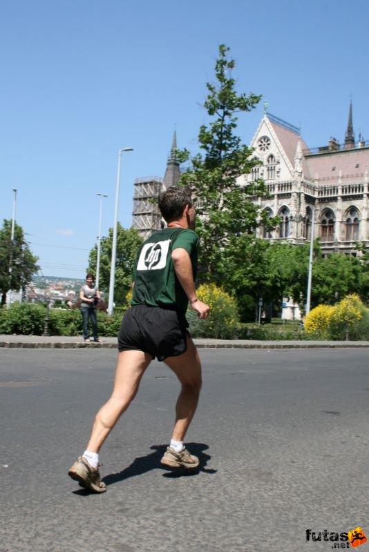 K&H Maraton és félmaraton váltó maraton_1147.jpg maraton_1147.jpg K&H Olimpiai Maraton és félmaraton váltó futás Budapest képek 2. fotók maraton_1147.jpg maraton_1147.jpg