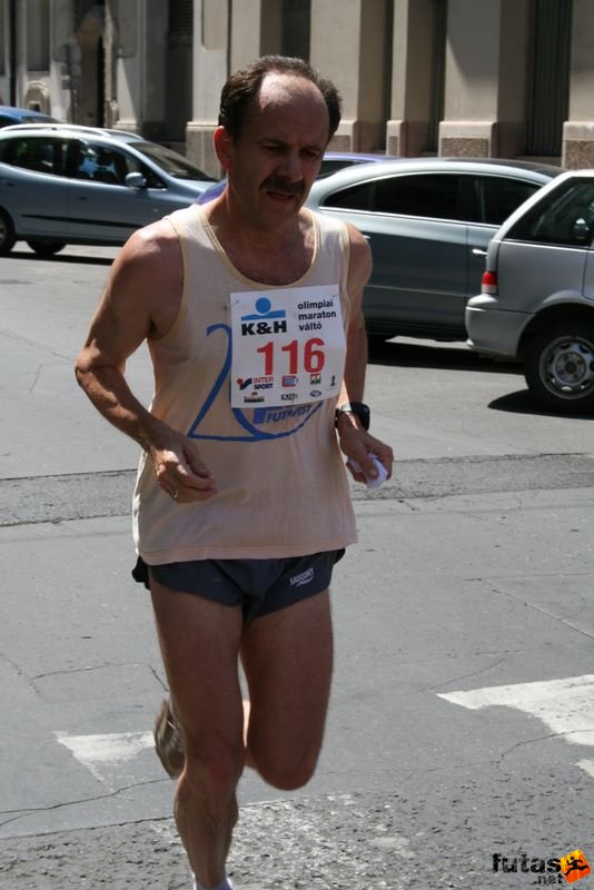 K&H Maraton és félmaraton váltó maraton_1157.jpg maraton_1157.jpg K&H Olimpiai Maraton és félmaraton váltó futás Budapest képek 2. fotók maraton_1157.jpg maraton_1157.jpg