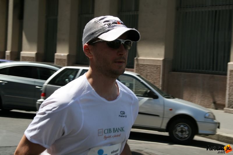 K&H Maraton és félmaraton váltó maraton_1159.jpg maraton_1159.jpg K&H Olimpiai Maraton és félmaraton váltó futás Budapest képek 2. fotók maraton_1159.jpg maraton_1159.jpg