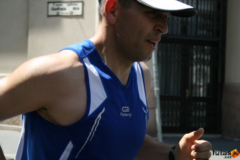 K&H Maraton és félmaraton váltó maraton_1161.jpg maraton_1161.jpg K&H Olimpiai Maraton és félmaraton váltó futás Budapest képek 2. fotók maraton_1161.jpg maraton_1161.jpg