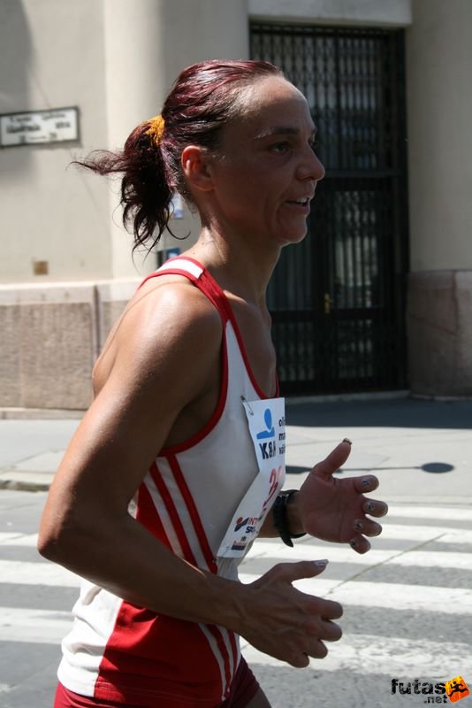 K&H Maraton és félmaraton váltó maraton_1162.jpg maraton_1162.jpg K&H Olimpiai Maraton és félmaraton váltó futás Budapest képek 2. fotók maraton_1162.jpg maraton_1162.jpg