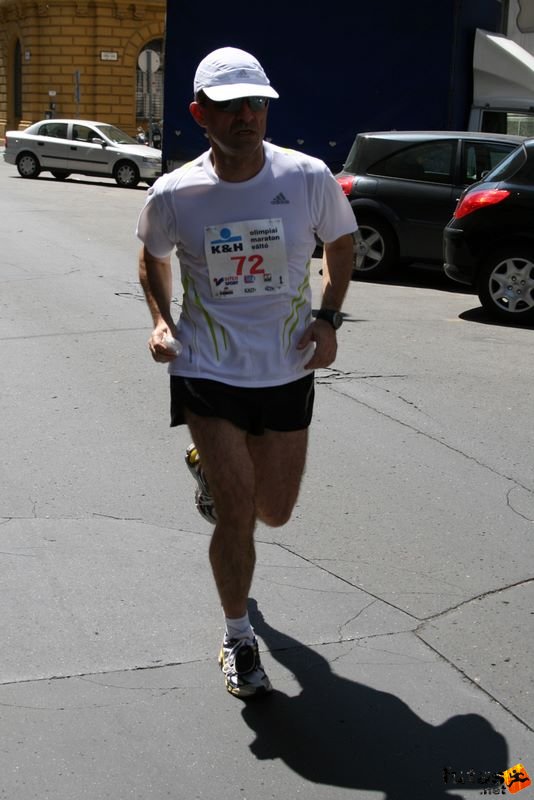 K&H Maraton és félmaraton váltó maraton_1166.jpg maraton_1166.jpg K&H Olimpiai Maraton és félmaraton váltó futás Budapest képek 2. fotók maraton_1166.jpg maraton_1166.jpg