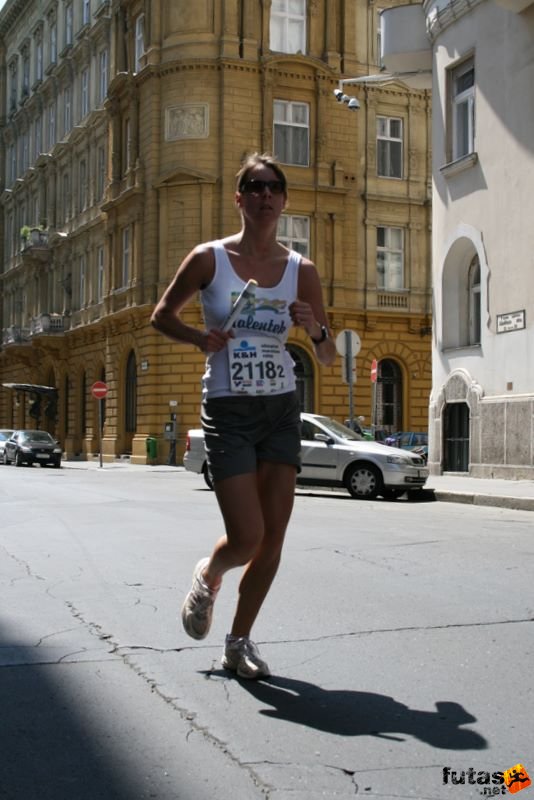 K&H Maraton és félmaraton váltó maraton_1167.jpg GYSEV Talentek K&H Olimpiai Maraton és félmaraton váltó futás Budapest képek 2. fotók maraton_1167.jpg GYSEV Talentek