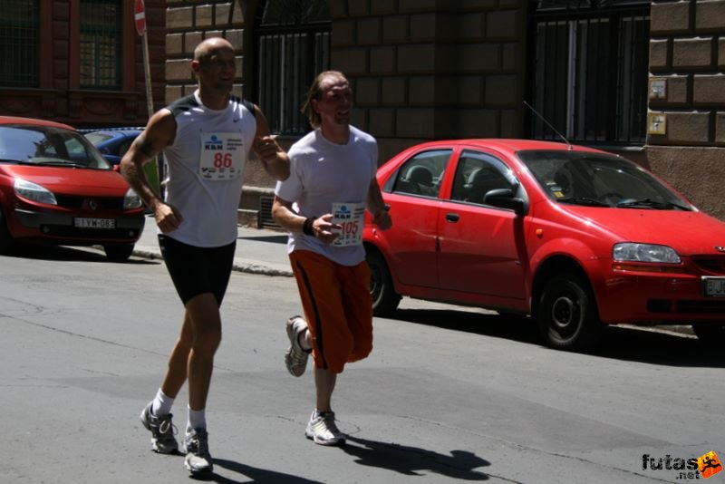 K&H Maraton és félmaraton váltó maraton_1173.jpg maraton_1173.jpg K&H Olimpiai Maraton és félmaraton váltó futás Budapest képek 2. fotók maraton_1173.jpg maraton_1173.jpg