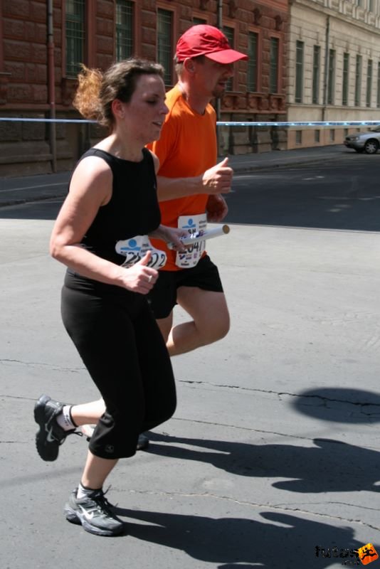 K&H Maraton és félmaraton váltó maraton_1174.jpg maraton_1174.jpg K&H Olimpiai Maraton és félmaraton váltó futás Budapest képek 2. fotók maraton_1174.jpg maraton_1174.jpg