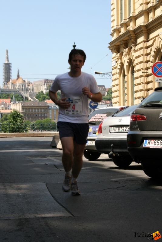 K&H Maraton és félmaraton váltó maraton_1177.jpg maraton_1177.jpg K&H Olimpiai Maraton és félmaraton váltó futás Budapest képek 2. fotók maraton_1177.jpg maraton_1177.jpg
