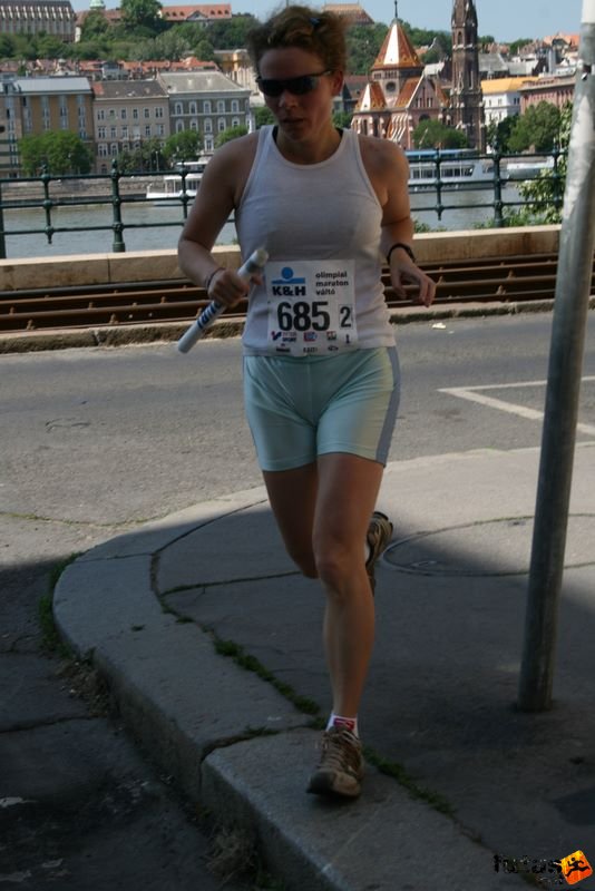 K&H Maraton és félmaraton váltó maraton_1178.jpg maraton_1178.jpg K&H Olimpiai Maraton és félmaraton váltó futás Budapest képek 2. fotók maraton_1178.jpg maraton_1178.jpg