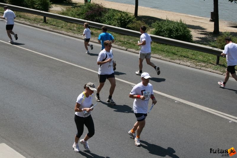 K&H Maraton és félmaraton váltó maraton_1191.jpg maraton_1191.jpg K&H Olimpiai Maraton és félmaraton váltó futás Budapest képek 2. fotók maraton_1191.jpg maraton_1191.jpg