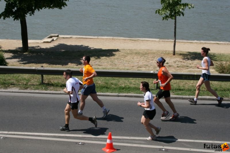 K&H Maraton és félmaraton váltó maraton_1194.jpg futás a rakparton K&H Olimpiai Maraton és félmaraton váltó futás Budapest képek 2. fotók maraton_1194.jpg futás a rakparton