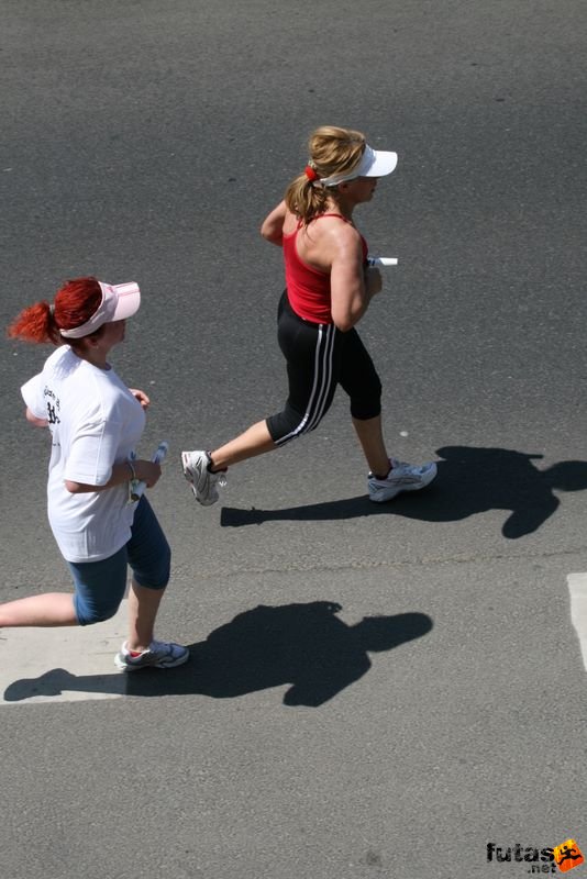 K&H Maraton és félmaraton váltó maraton_1200.jpg maraton_1200.jpg K&H Olimpiai Maraton és félmaraton váltó futás Budapest képek 2. fotók maraton_1200.jpg maraton_1200.jpg