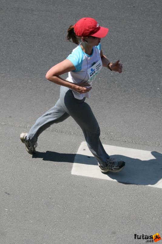 K&H Maraton és félmaraton váltó maraton_1204.jpg maraton_1204.jpg K&H Olimpiai Maraton és félmaraton váltó futás Budapest képek 2. fotók maraton_1204.jpg maraton_1204.jpg