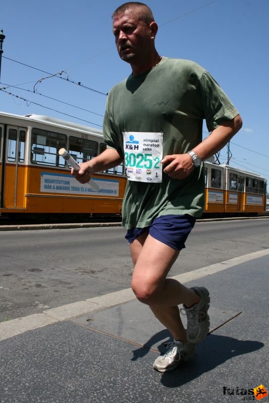 K&H Maraton és félmaraton váltó maraton_1219.jpg maraton_1219.jpg K&H Olimpiai Maraton és félmaraton váltó futás Budapest képek 2. fotók maraton_1219.jpg maraton_1219.jpg