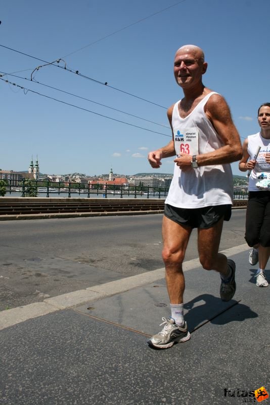 K&H Maraton és félmaraton váltó maraton_1220.jpg maraton_1220.jpg K&H Olimpiai Maraton és félmaraton váltó futás Budapest képek 2. fotók maraton_1220.jpg maraton_1220.jpg