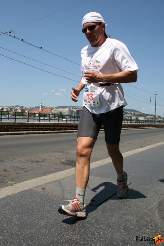 K&H Maraton és félmaraton váltó maraton_1225.jpg félmaraton futó K&H Olimpiai Maraton és félmaraton váltó futás Budapest képek 2. fotók maraton_1225.jpg félmaraton futó