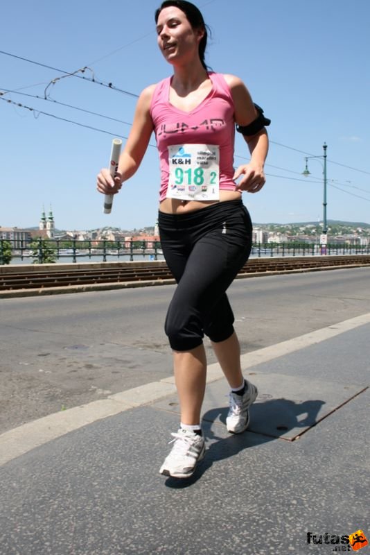 K&H Maraton és félmaraton váltó maraton_1226.jpg Leszaladunk I K&H Olimpiai Maraton és félmaraton váltó futás Budapest képek 2. fotók maraton_1226.jpg Leszaladunk I