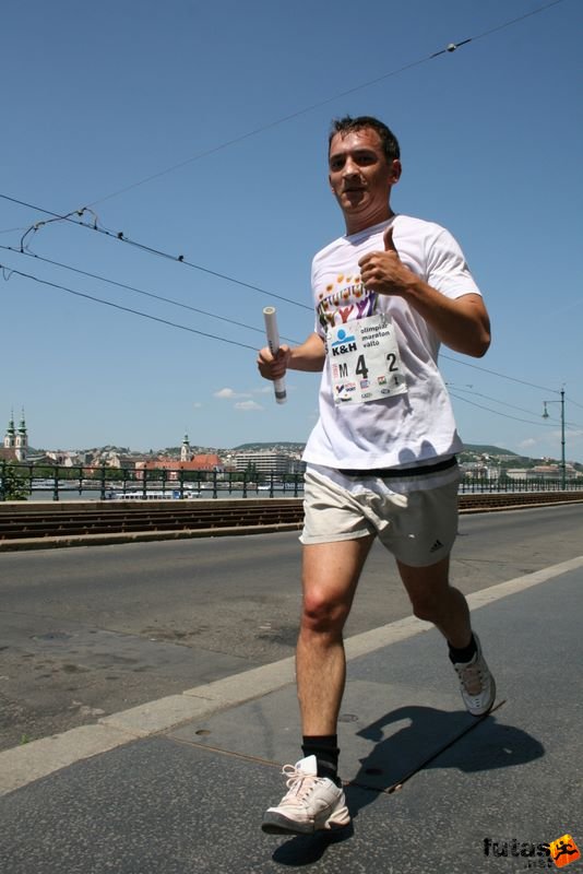K&H Maraton és félmaraton váltó maraton_1235.jpg maraton_1235.jpg K&H Olimpiai Maraton és félmaraton váltó futás Budapest képek 2. fotók maraton_1235.jpg maraton_1235.jpg