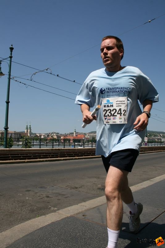 K&H Olimpiai Maraton és félmaraton váltó futás Budapest képek 2. fotók maraton_1238.jpg Transparency International III. futócsapat