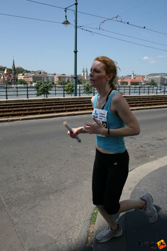 K&H Maraton és félmaraton váltó maraton_1241.jpg maraton_1241.jpg K&H Olimpiai Maraton és félmaraton váltó futás Budapest képek 2. fotók maraton_1241.jpg maraton_1241.jpg