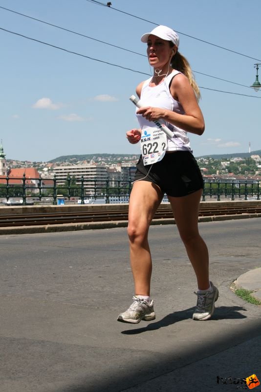 K&H Maraton és félmaraton váltó maraton_1246.jpg maraton_1246.jpg K&H Olimpiai Maraton és félmaraton váltó futás Budapest képek 2. fotók maraton_1246.jpg maraton_1246.jpg