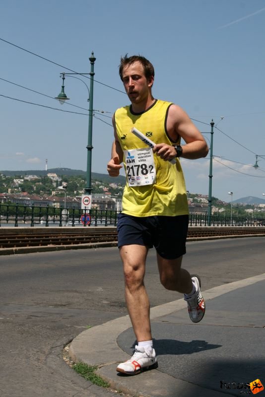 K&H Maraton és félmaraton váltó maraton_1260.jpg Mec Fast K&H Olimpiai Maraton és félmaraton váltó futás Budapest képek 2. fotók maraton_1260.jpg Mec Fast