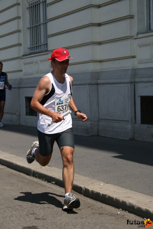 K&H Maraton és félmaraton váltó maraton_1263.jpg Cheka-Cheka , Pész Attila András, Future K&H Olimpiai Maraton és félmaraton váltó futás Budapest képek 2. fotók maraton_1263.jpg Cheka-Cheka , Pész Attila András, Future