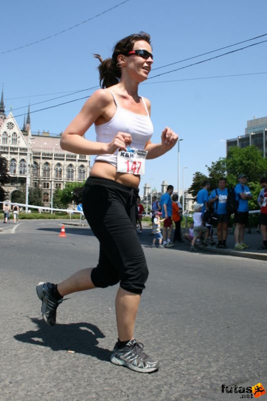 K&H Maraton és félmaraton váltó maraton_1287.jpg maraton_1287.jpg K&H Olimpiai Maraton és félmaraton váltó futás Budapest képek 3. fotók maraton_1287.jpg maraton_1287.jpg