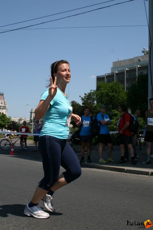 K&H Maraton és félmaraton váltó maraton_1288.jpg maraton_1288.jpg K&H Olimpiai Maraton és félmaraton váltó futás Budapest képek 3. fotók maraton_1288.jpg maraton_1288.jpg