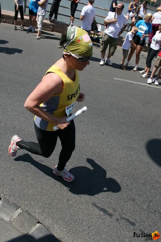 K&H Olimpiai Maraton és félmaraton váltó futás Budapest képek 3. fotók maraton_1303.jpg Spuris lányok